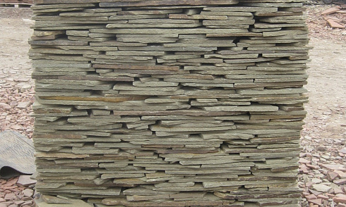 Kamenclub.ru: Песчаник пластушка серо-зеленый (3,0 см)  купить в Самаре песчаник серо-зеленый, серый, зеленый песчаник пластушка колотый рваный ландшафтный 10200 руб/м3   фото КАМЕНЬ КЛУБ