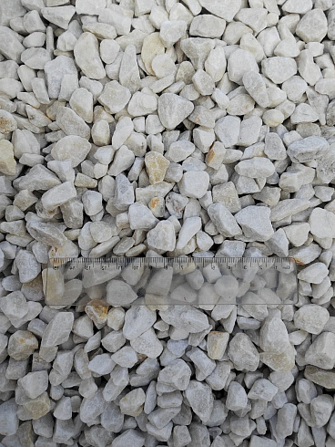 Kamenclub.ru: Мраморная крошка, щебень, цвет-белый, фр. 10-20 мм.  купить в Самаре мрамор белый, молочный айвори каменная ландшафтная декоративная крошка шебня 12000 руб/т   фото КАМЕНЬ КЛУБ