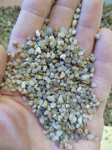 Кварцевый песок для площадок фр. 2-5 мм.  купить в Самаре фото Камень Клуб