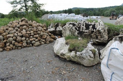 Kamenclub.ru: Песчаник ядра, фр. 100-300 мм  купить в Самаре песчаник бежевый серый рыжий речная галька 5 000 руб/т   фото КАМЕНЬ КЛУБ