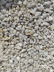 Kamenclub.ru: Мраморная крошка, щебень, цвет-белый, фр. 5-10 мм.  купить в Самаре мрамор белый, айвори, молочный мраморная каменная крошка ландшафтная 12000 руб/т   фото КАМЕНЬ КЛУБ